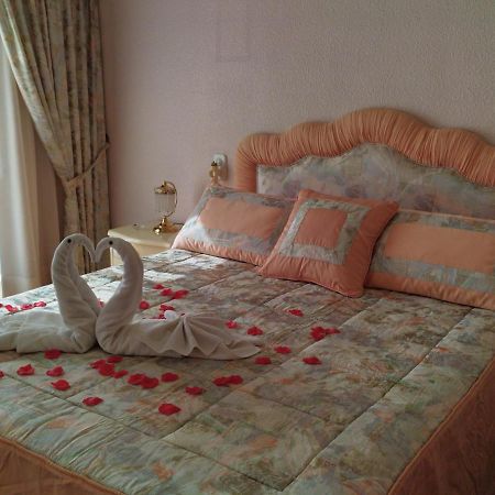 Elche Holidays Exterior foto